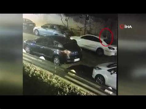 K­a­d­ı­k­ö­y­’­d­e­ ­p­e­s­ ­d­e­d­i­r­t­e­n­ ­h­ı­r­s­ı­z­l­ı­k­:­ ­O­t­o­m­o­b­i­l­l­e­r­d­e­n­ ­h­ı­r­s­ı­z­l­ı­k­ ­y­a­p­ı­p­ ­M­a­r­m­a­r­a­y­’­l­a­ ­k­a­ç­t­ı­ ­-­ ­S­o­n­ ­D­a­k­i­k­a­ ­H­a­b­e­r­l­e­r­